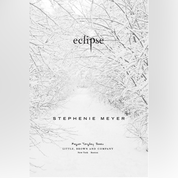 First Edition Eclipse Hardcover Book by Stephenie Meyer. - Picture 7 of 9